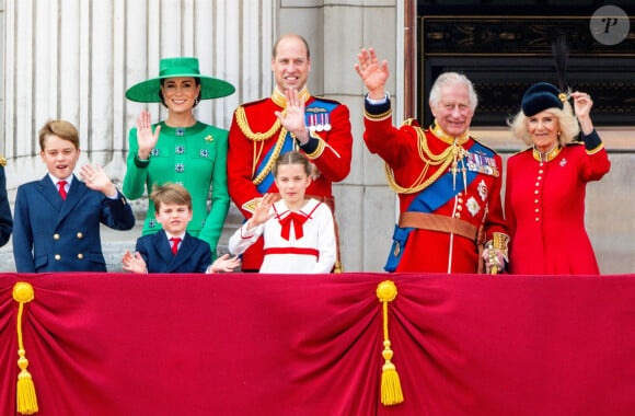 Prince Louis, Prince William, Kate Middleton, Prince George, princesse Charlotte, Charles III et Camilla.