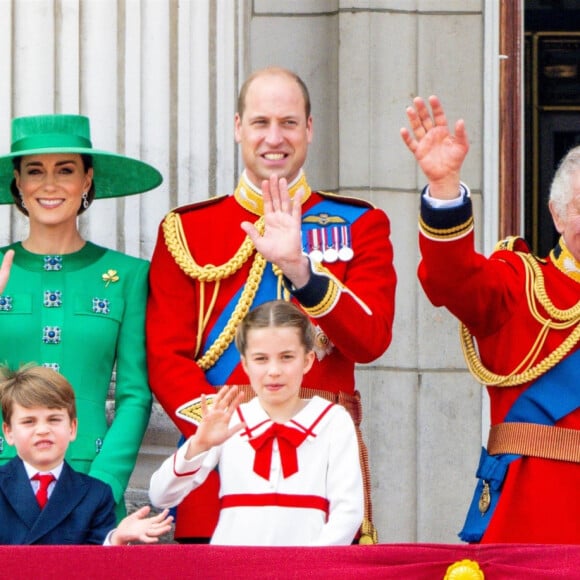 Prince Louis, Prince William, Kate Middleton, Prince George, princesse Charlotte, Charles III et Camilla.