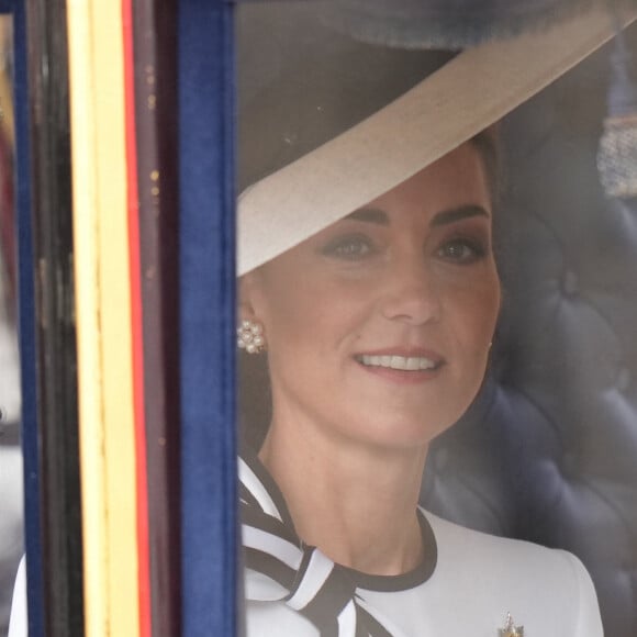 Des images rares
Catherine (Kate) Middleton, princesse de Galles - Les membres de la famille royale britannique lors de la parade Trooping the Color à Londres, Royaume Uni, le 15 juin 2024. © Julien Burton/Bestimage 