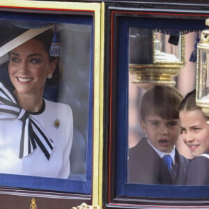 Catherine (Kate) Middleton, princesse de Galles, Le prince Louis de Galles et La princesse Charlotte de Galles - Les membres de la famille royale britannique lors de la parade Trooping the Color à Londres, Royaume Uni, le 15 juin 2024. © Ian Vogler/MirrorPix/Bestimage 