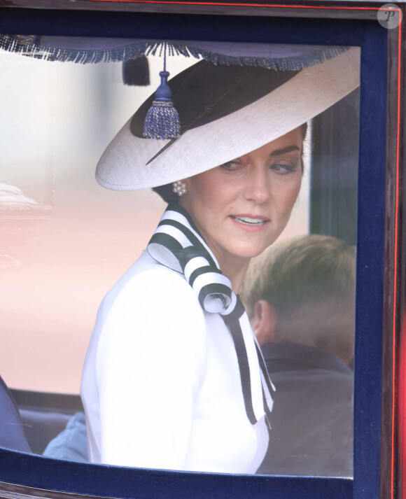 Catherine (Kate) Middleton, princesse de Galles - Les membres de la famille royale britannique lors de la parade Trooping the Color à Londres, Royaume Uni, le 15 juin 2024. © Ian Vogler/MirrorPix/Bestimage  Catherine, Princess of Wales during Trooping the Colour at Buckingham Palace on June 15, 2024 in London, England. Trooping the Colour is a ceremonial parade celebrating the official birthday of the British Monarch. 