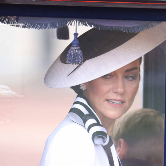 Catherine (Kate) Middleton, princesse de Galles - Les membres de la famille royale britannique lors de la parade Trooping the Color à Londres, Royaume Uni, le 15 juin 2024. © Ian Vogler/MirrorPix/Bestimage  Catherine, Princess of Wales during Trooping the Colour at Buckingham Palace on June 15, 2024 in London, England. Trooping the Colour is a ceremonial parade celebrating the official birthday of the British Monarch. 
