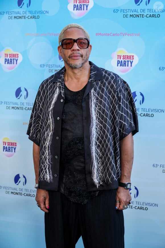 Joeystarr était de la partie pour célébrer la fiction NCIS
Joey Starr pour la soirée du 1000ème épisode de "NCIS" autour d'un gateau au Neptune lors de la 63ème édition du Festival de television de Monte-Carlo, Monaco, le 15 juin 2024. © Denis Guignebourg/BestImage 