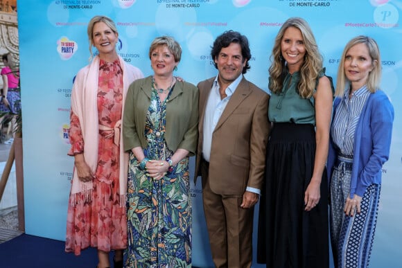 Leslie Landon, Matthew Labyorteaux et Alison Arngrim et Melissa Sue Anderson pour la soirée du 1000ème épisode de "NCIS" autour d'un gateau au Neptune lors de la 63ème édition du Festival de television de Monte-Carlo, Monaco, le 15 juin 2024. © Denis Guignebourg/BestImage 