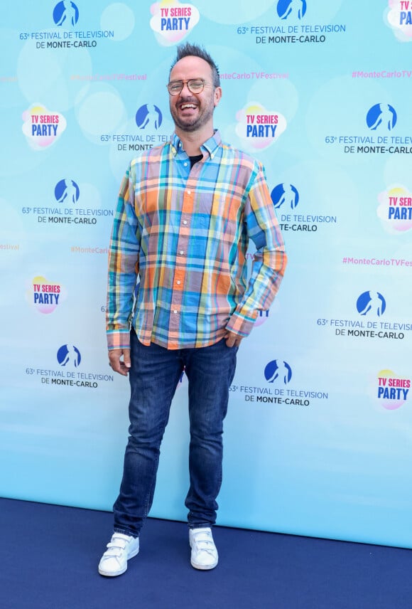 Jarry a été pris d'un fou rire sur le tapis rouge
Jarry pour la soirée du 1000ème épisode de "NCIS" autour d'un gateau au Neptune lors de la 63ème édition du Festival de television de Monte-Carlo, Monaco, le 15 juin 2024. © Denis Guignebourg/BestImage 