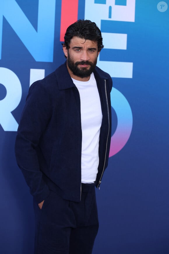 Simon Ehrlacher au photocall de "Escort Boys" lors de la 63ème édition du Festival de television de Monte-Carlo, Monaco, le 16 juin 2024. © Denis Guignebourg/Bestimage 