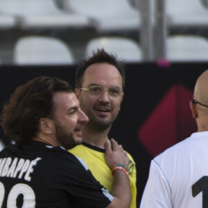 Michaël Youn, Jarry, Pascal Obispo - Pour la 12ème année consécutive, l'association "Plus fort la vie" créée par JC Darmon, a organisé un match de football en présence de nombreuses personnalités au stade Jean Bouin à Paris, le 15 octobre 2017. Ce match, soutenu par de nombreux sponsors, a permis une très belle recette qui viendra en aide aux enfants de l'association. © Pierre Perusseau/Bestimage