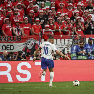 Kylian Mbappé - L'équipe de France s'impose (1-0) face à l'Autriche lors du match du groupe D de l'Euro 2024 à Dusseldorf en Allemangne le 17 juin 2024. 