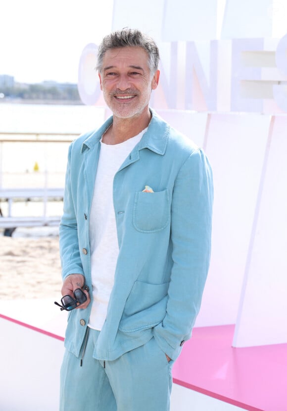 Stéphane Blancafort était en couple avec Nancy par le passé
Stephane Blancafort - Photocall de "Ici tout commence" lors du 7ème festival international Canneséries à Cannes © Denis Guignebourg / Bestimage 