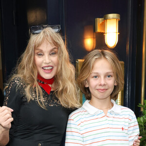 Arielle Dombasle et Billy et le fils de Julie Depardieu à l'avant-première du film "Les Secrets de la princesse de Cadignan" au Silencio des Prés à Paris le 21 juin 2023