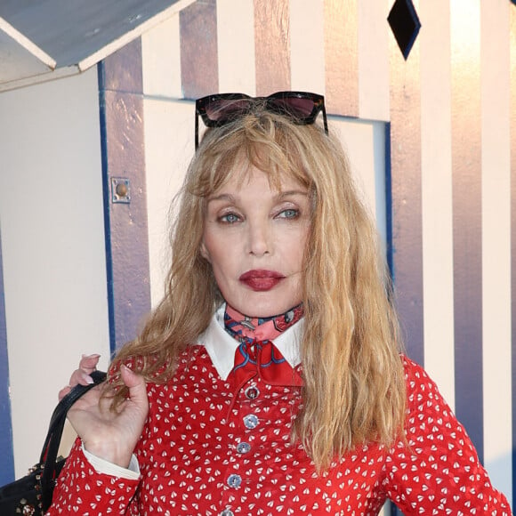 Arielle Dombasle au photocall du 37ème festival du film de Cabourg - Journées romantiques le 15 juin 2023