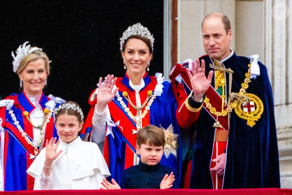 Charlotte de Galles et Kate Middleton au couronnement de Charles III et de la reine Camilla, mai 2023.