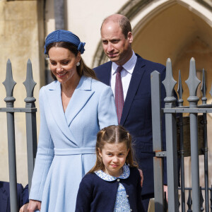 De toute façon mère et fille adorent accorder leurs looks. 
Kate Middleton, le price William et Charlotte de Galles pour les cérémonie de Pâques le 17 avril 2022. Photo by Doug Seeburg/The Sun/News Licensing/ABACAPRESS.COM