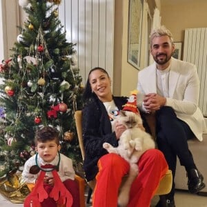 À 44 ans et six ans après la naissance de son premier enfant Naïm en 2018, la chanteuse va donc être de nouveau maman avec son mari Florent Mothe
Zaho, Florent Mothe et leur fils Naïm