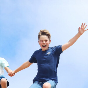 Photo non datée tirée du compte X du prince et de la princesse de Galles. On y voit le prince, qui fête ce vendredi 21 juin 2024 son 42e anniversaire, en compagnie de ses enfants, le prince George, la princesse Charlotte et le prince Louis. Photo de la princesse de Galles/Kensington Palace/PA Wire/ABACAPRESS.COM