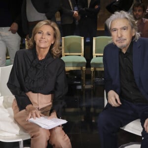 Claire Chazal et Serge Lama lors de l'enregistrement de l'émission "Le Grand Echiquier, le printemps à Versailles", diffusée le 31 mars 2023 sur France 2