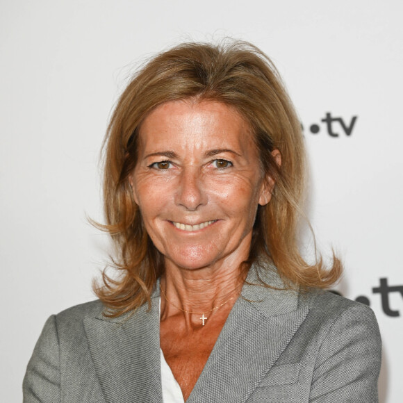 À 67 ans, Claire Chazal reste une figure emblématique de la télévision française, bien qu'elle ne soit plus qu'à l'antenne que quelques fois par an.
Claire Chazal au photocall pour la conférence de presse de rentrée de France TV à la Grande Halle de la Villette à Paris