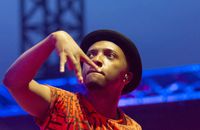 "J'ai essayé de mettre du Louis Vuitton mais je n'y arrive pas" : Les confidences surprenantes et très honnêtes de Soprano