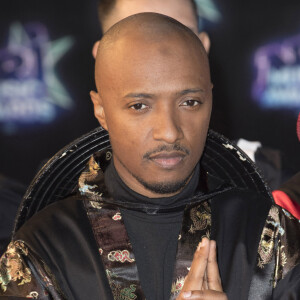 Soprano n'a pas toujours eu une vie facile, mais la notoriété ne l'a pas fait changer pour autant.
Soprano aux 18e NRJ Music Awards. Syspeo.c/ANDBZ/ABACAPRESS.COM