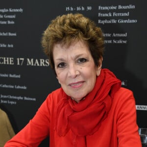 Depuis plusieurs années maintenant, Catherine Laborde est malade : elle souffre de la maladie de Lewy.
Catherine Laborde - Salon du Livre à la Porte de Versailles de Paris. © Lionel Urman/Bestimage