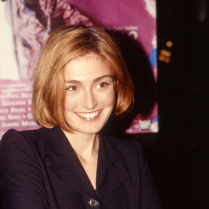 Julie Gayet en 1995, elle avait 23 ans