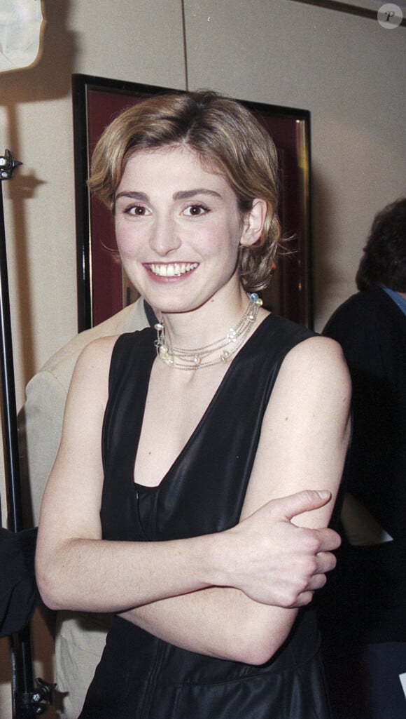 Archives - Julie Gayet - Prix "Jean Gabin et Romy Schneider" 1997. Le 14 mars 1997 © Jean-Claude Woestelandt / Bestimage