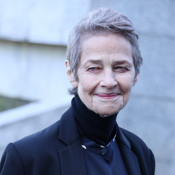 Charlotte Rampling - Arrivées au défilé Stella McCartney mode femme automne / hiver 2024-2025 au Parc André Citroën lors de la Fashion Week de Paris (PFW), à Paris, France, le 4 mars 2024. © Denis Guignebourg/Bestimage 