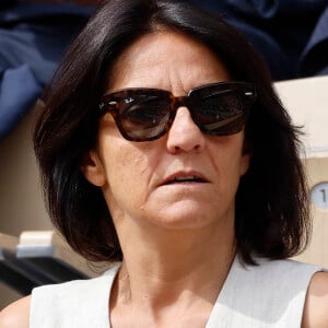 Florence Foresti - People dans les tribunes lors des Internationaux de France de Tennis de Roland Garros 2022 à Paris le 29 mai 2022. © Cyril Moreau/Bestimage 