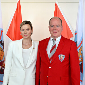 De son côté, le papa de Gabriella et de Jacques a été membre de l'équipe de bobsleigh monégasque.
Le prince Albert II de Monaco et la princesse Charlene durant la présentation officielle, au Yacht Club de Monaco, le 27 juin 2024, des athlètes monégasques qui participeront aux prochains Jeux Olympiques de Paris du 26 juillet au 11 août 2024. Pour ces jeux de la XXXIIIeme Olympiade, Monaco aura 5 sportifs, 3 femmes et 2 hommes, en compétition. Les porte-drapeaux de la Principauté sont les nageurs Lisa Pou et Théo Druenne. © Bruno Bebert/Bestimage