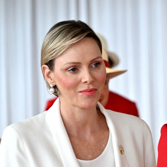 Charlene de Monaco a d'ailleurs même représenté l'Afrique du Sud lors des Jeux olympiques de Sydney en 2000.  
La princesse Charlene de Monaco durant la présentation officielle, au Yacht Club de Monaco, le 27 juin 2024, des athlètes monégasques qui participeront aux prochains Jeux Olympiques de Paris du 26 juillet au 11 août 2024. Pour ces jeux de la XXXIIIeme Olympiade, Monaco aura 5 sportifs, 3 femmes et 2 hommes, en compétition. Les porte-drapeaux de la Principauté sont les nageurs Lisa Pou et Théo Druenne. © Bruno Bebert/Bestimage