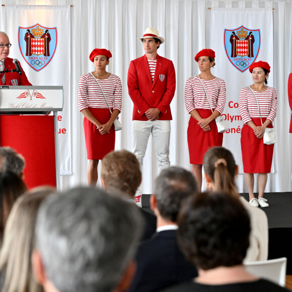 Le prince Albert II de Monaco, l'athlète Marie Charlotte Gastaud, le rameur Quentin Antognelli, la nageuse Lisa Pou, la pongiste Xiaoxin Yang et le nageur Théo Druenne durant la présentation officielle, au Yacht Club de Monaco, le 27 juin 2024, des athlètes monégasques qui participeront aux prochains Jeux Olympiques de Paris du 26 juillet au 11 août 2024. Pour ces jeux de la XXXIIIeme Olympiade, Monaco aura 5 sportifs, 3 femmes et 2 hommes, en compétition. Les porte-drapeaux de la Principauté sont les nageurs Lisa Pou et Théo Druenne. © Bruno Bebert/Bestimage