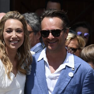 Nathalie Baye, Bernard Montiel, Jean-Louis Borloo, David Hallyday - Mariage de Laura Smet et Raphaël Lancrey-Javal à l'église Notre-Dame des Flots au Cap-Ferret le jour de l'anniversaire de son père Johnny Hallyday le 15 juin 2019.