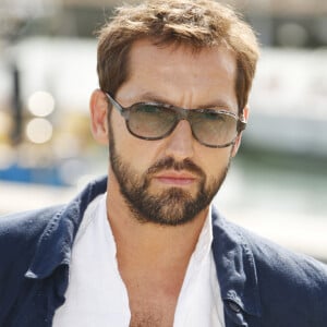 L'acteur est désormais l'une des têtes d'affiche de la série Ici tout commence sur TF1
Frédéric Diefenthal au photocall de "La Forêt" lors de la 19ème édition du Festival de la Fiction TV de la Rochelle, le 14 septembre 2017. © Christophe Aubert/Bestimage