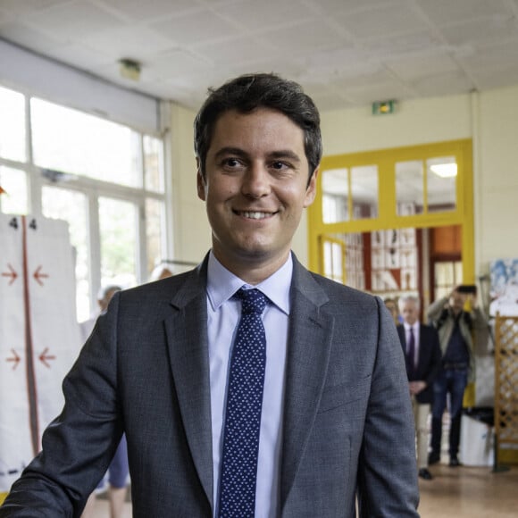 Il fait déjà face à des élections législatives en raison de la dissolution de l'Assemblée
Le Premier ministre Gabriel Attal vote pour le premier tour des législatives à Vanves banlieue de Paris, France, le 30 juin 2024. © Gabrielle Cezard/Pool/Bestimage