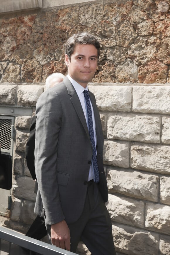 Le premier ministre Gabriel Attal vote pour le premier tour des législatives à Vanves banlieue de Paris, France, le 30 juin 2024. © Jack Tribeca/Bestimage