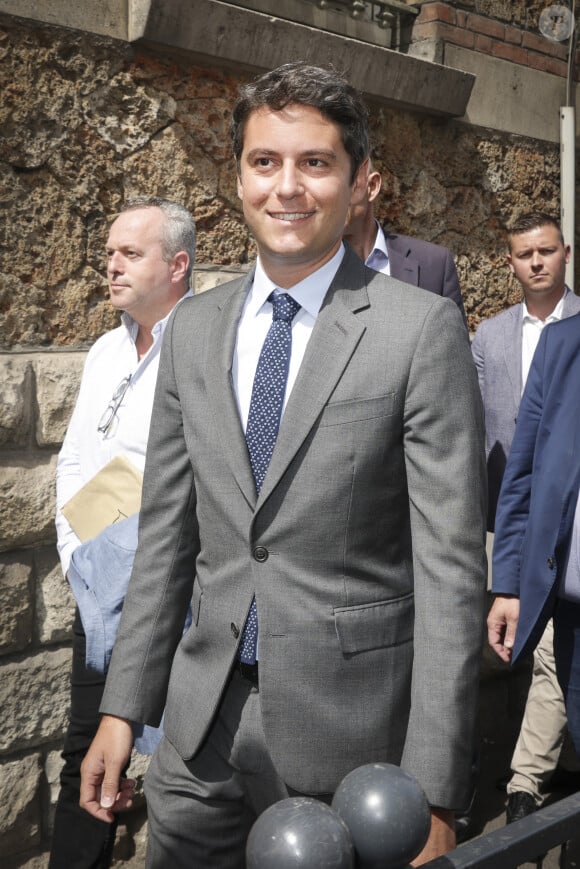 Le premier ministre Gabriel Attal vote pour le premier tour des législatives à Vanves banlieue de Paris, France, le 30 juin 2024. © Jack Tribeca/Bestimage