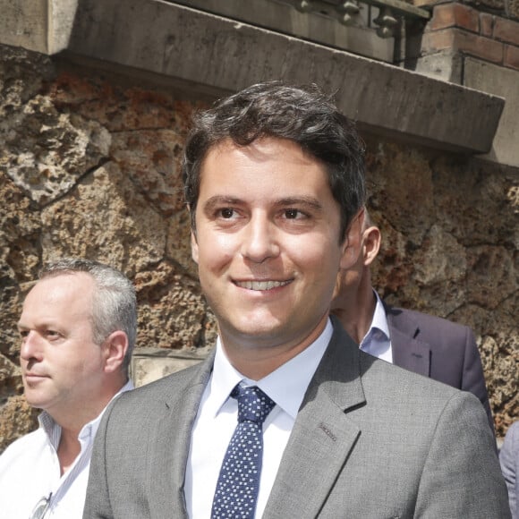 Le premier ministre Gabriel Attal vote pour le premier tour des législatives à Vanves banlieue de Paris, France, le 30 juin 2024. © Jack Tribeca/Bestimage