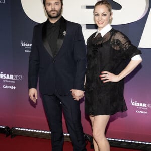 Pio Marmai et Charlotte Ranson arrivent à la 48e cérémonie des César du cinéma à l'Olympia, le 24 février 2023 à Paris, France. Photo par David Niviere/ABACAPRESS.COM