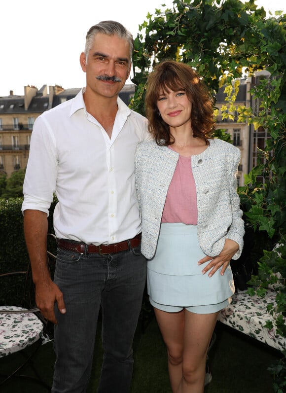 Exclusif - François Vincentelli et sa femme Alice Dufour - Inauguration du Rooftop "Le Marta - Jardin suspendu" au sommet de l'hôtel Barrière Fouquet's à Paris le 26 juin 2024. © Coadic Guirec / Bestimage