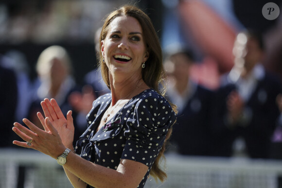 La duchesse de Cambridge offre la finale du tennis masculin de Wimbledon 2022 à Novak Djokovic le 10 juillet 2022 à Londres, Royaume-Uni. Photo par Marc Aspland/The Times/News Licensing/ABACAPRESS.COM