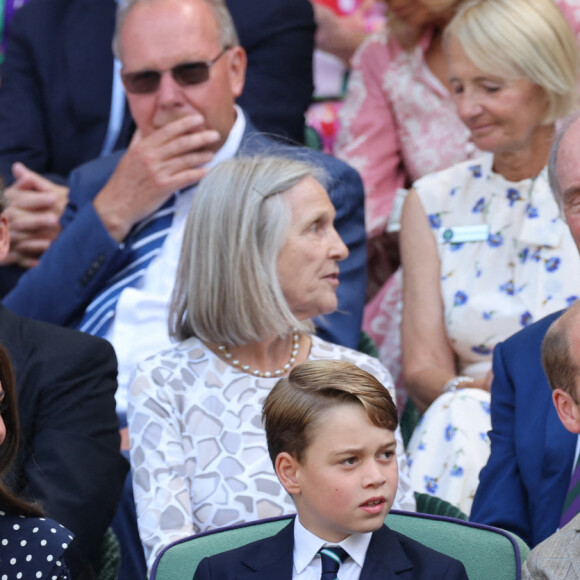 Le prince William, Kate Middleton et le prince George dans la loge royale pour la finale du simple messieurs lors de la dernière journée des championnats de tennis de Wimbledon à Londres, au Royaume-Uni, le 10 juillet 2022. Photo par Stephen Lock/i-Images/ABACAPRESS.COM