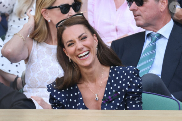 Kate Middleton dans la loge royale pour la finale du simple messieurs lors de la dernière journée des championnats de tennis de Wimbledon à Londres, Royaume-Uni, le 10 juillet 2022. Photo par Stephen Lock/i-Images/ABACAPRESS.COM