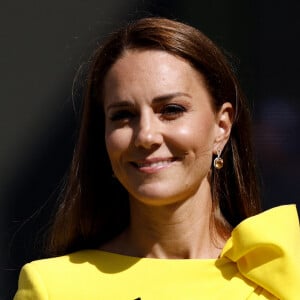 La duchesse de Cambridge sur le Centre Court lors de la présentation des trophées de la treizième journée des Championnats de Wimbledon 2022 au All England Lawn Tennis and Croquet Club, Wimbledon. Samedi 9 juillet 2022. Photo par Steven Paston/PA Wire/ABACAPRESS.COM