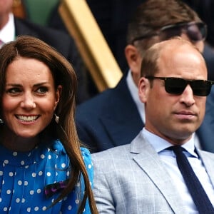 La duchesse et le duc de Cambridge regardent le match de quart de finale entre Novak Djokovic et Jannik Sinner dans la loge royale lors de la neuvième journée des championnats de Wimbledon 2022 au All England Lawn Tennis and Croquet Club, Wimbledon. Photo par Aaron Chown/PA Wire/ABACAPRESS.COM