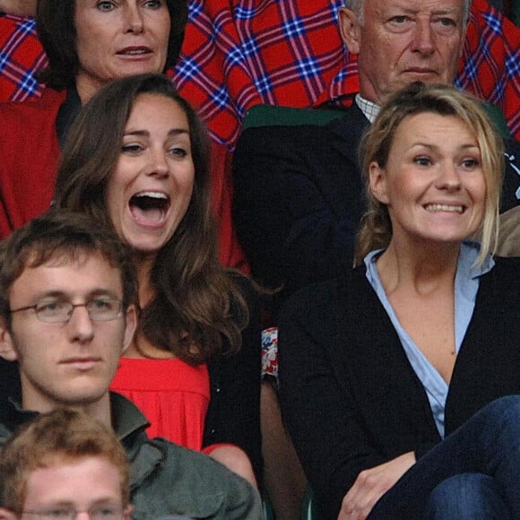 Kate Middleton (à gauche) regarde le match entre l'Espagnol Rafael Nadal et le Suédois Robin Soderling sur le Court 1 du All England Lawn Tennis Championship à Wimbledon, au Royaume-Uni, le 2 juillet 2007. Photo par Sean Dempsey/PA Photos/ABACAPRESS.COM