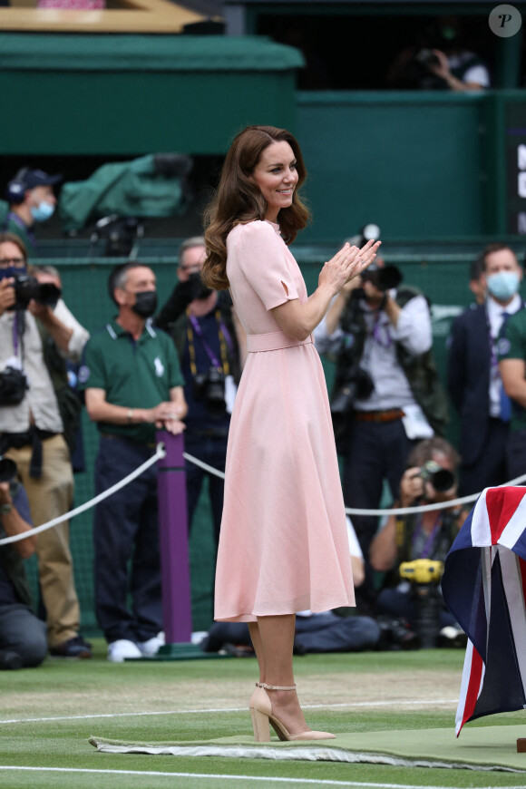 La duchesse de Cambridge assiste à la finale du simple messieurs lors de la treizième journée des championnats de tennis de Wimbledon à Londres, au Royaume-Uni, le 11 juillet ? 2021. Photo par Stephen Lock / i-Images /ABACAPRESS.COM