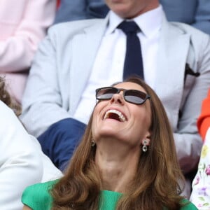 Le duc et la duchesse de Cambridge sont assis à côté de Martina Navratilova (à gauche) dans la loge royale sur le court central avant la finale du simple dames entre Ashleigh Barty et Karolina Pliskova lors de la douzième journée de Wimbledon au All England Lawn Tennis and Croquet Club, Wimbledon. Samedi 10 juillet 2021 à Londres, Royaume-Uni .Photo by I IMAGES/ ABACAPRESS.COM