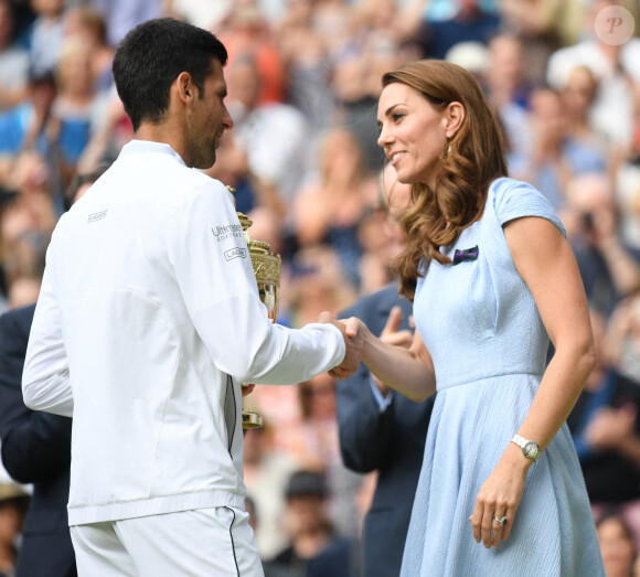 Championnats de tennis de Wimbledon 2019 La duchesse de Cambridge présente le trophée gagnant, la duchesse console Roger Federer et félicite Novak Djokovic. Londres, Royaume-Uni, 14 juillet 2019. Photo par Paul Edwards/The Sun/News Licensing/ABACAPRESS.COM