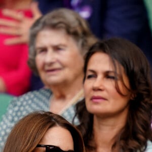 La duchesse de Cambridge (Kate Middleton) aux côtés de sa soeur Pippa Matthews dans la loge royale lors de la douzième journée des championnats de Wimbledon au All England Lawn Tennis and Croquet Club, Wimbledon, Londres, Royaume-Uni, le 14 juillet 2019. Photo par Adam Davy/PA Wire/ABACAPRESS.COM