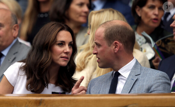 La duchesse de Cambridge, patronne du All England Lawn Tennis and Croquet Club (AELTC) et le duc de Cambridge dans la loge royale du court central lors de la treizième journée des championnats de Wimbledon au All England Lawn Tennis and Croquet Club, Wimbledon. LOndon, Royaume-Uni, le dimanche 16 juillet 2017. Photo par Daniel Leal-Olivas/POOL/PA Wire/ABACAPRESS.COM